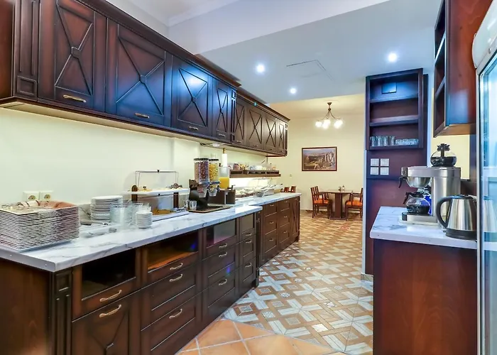 Kalambaka Pet Friendly Lodging and Hotels near Natural History Museum of Meteora and Mushroom Museum