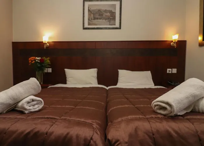 Kalambaka hotels near Agios Nikolaos Anapaphsas