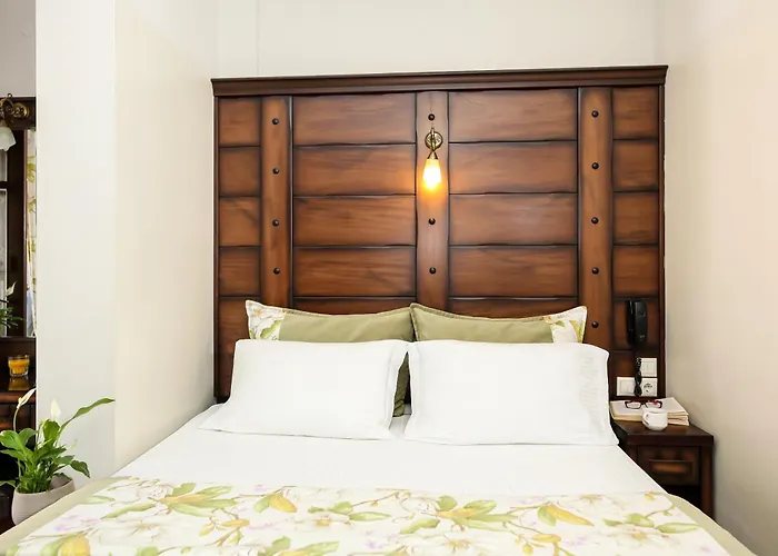 Kalambaka Pet Friendly Lodging and Hotels near Natural History Museum of Meteora and Mushroom Museum